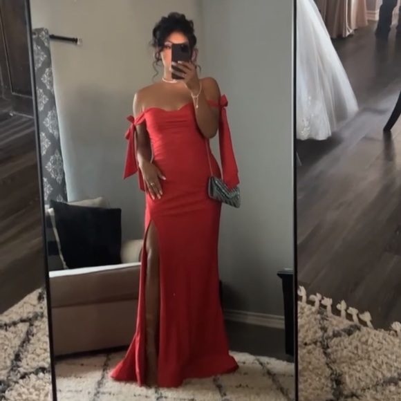 Red formal dress - Picture 2 of 2